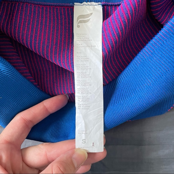 Fabletics Ribbed 6” Biker Short - Size Small - Picture 2 of 5